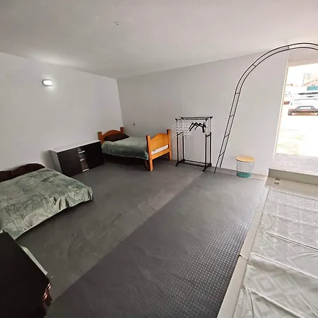 Relax & Pool בית נופש איזמוריס