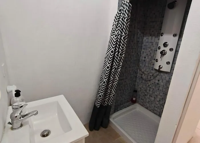 Relax & Pool בית נופש