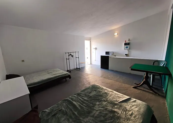 Relax & Pool בית נופש איזמוריס