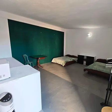 Relax & Pool 펜션 *